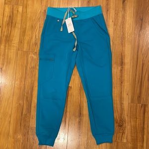 Brand new figs Zamora jogger pants (P)